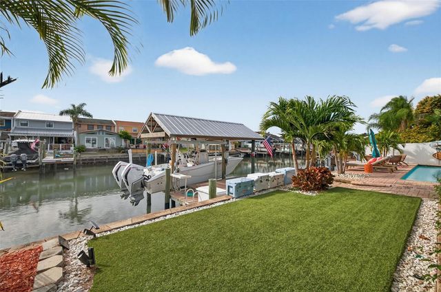 8718 PALISADES DRIVE, Tampa, FL 33615