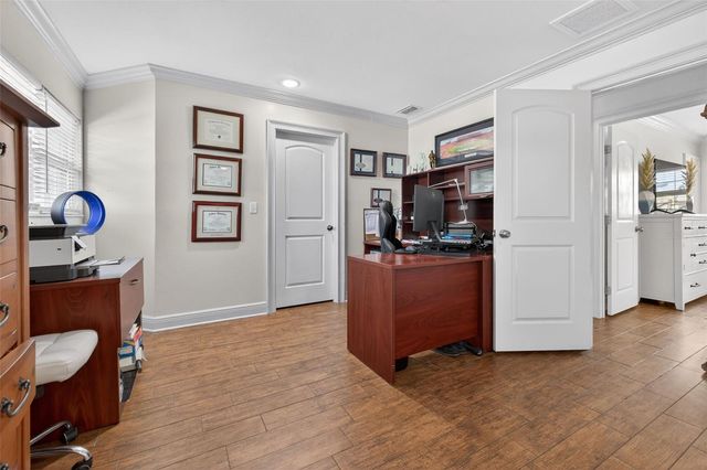 8718 PALISADES DRIVE, Tampa, FL 33615