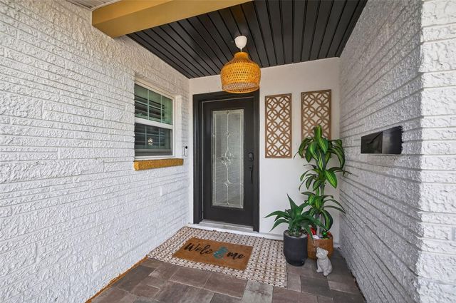 8718 PALISADES DRIVE, Tampa, FL 33615