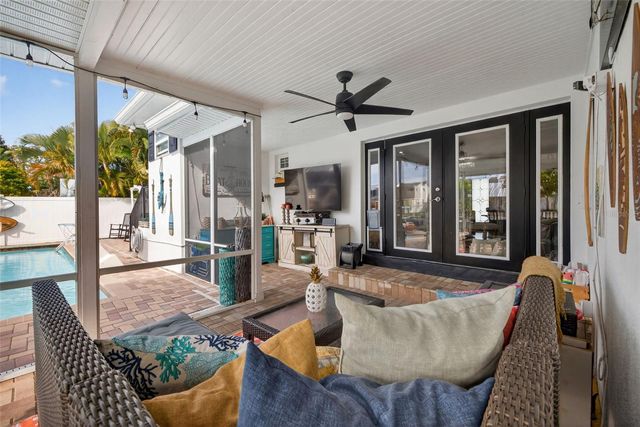 8718 PALISADES DRIVE, Tampa, FL 33615