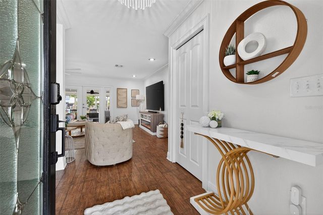 8718 PALISADES DRIVE, Tampa, FL 33615