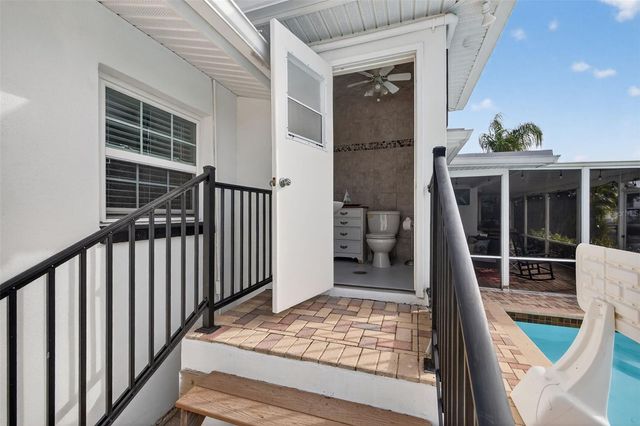 8718 PALISADES DRIVE, Tampa, FL 33615