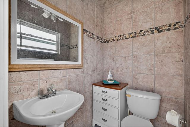 8718 PALISADES DRIVE, Tampa, FL 33615