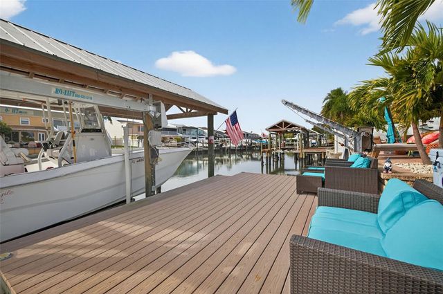 8718 PALISADES DRIVE, Tampa, FL 33615