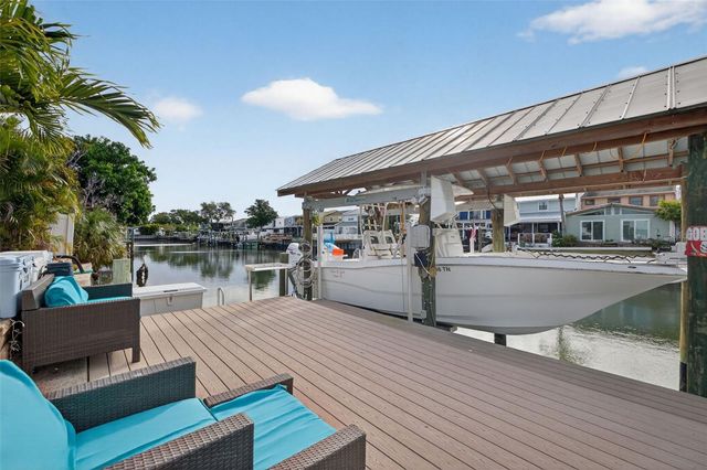 8718 PALISADES DRIVE, Tampa, FL 33615