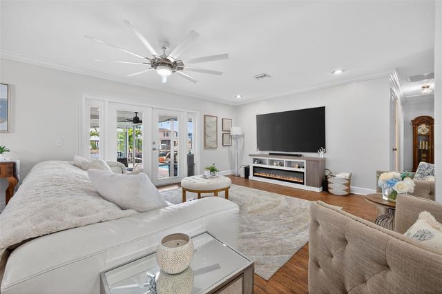 8718 PALISADES DRIVE, Tampa, FL 33615