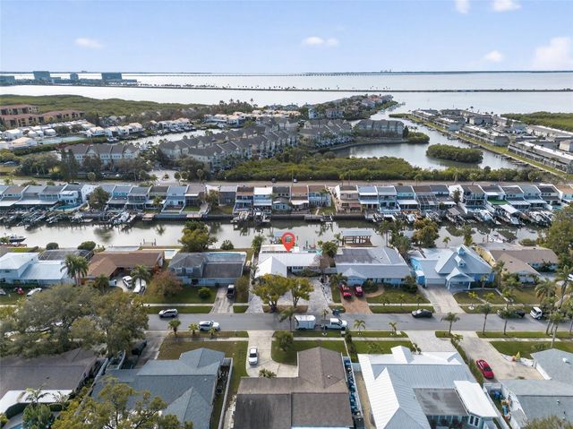 8718 PALISADES DRIVE, Tampa, FL 33615