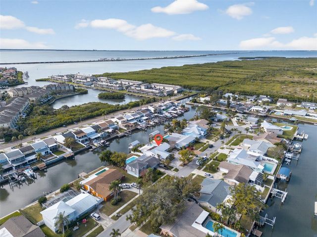 8718 PALISADES DRIVE, Tampa, FL 33615