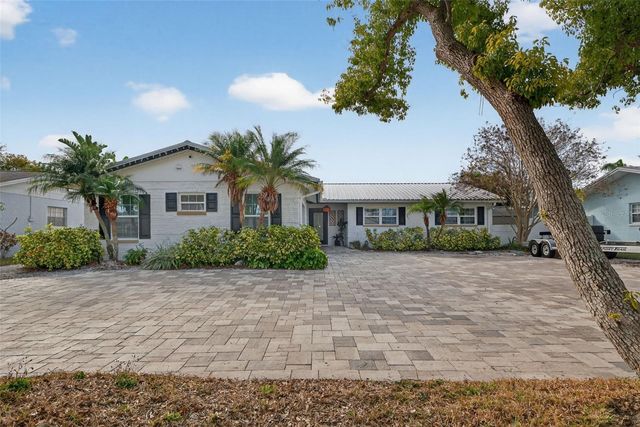 8718 PALISADES DRIVE, Tampa, FL 33615