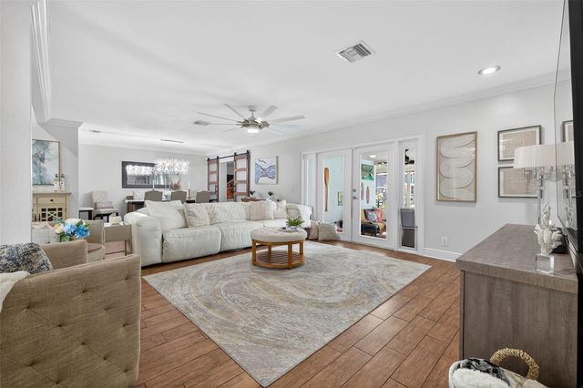 8718 PALISADES DRIVE, Tampa, FL 33615