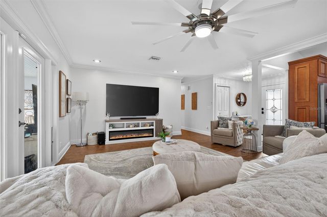 8718 PALISADES DRIVE, Tampa, FL 33615