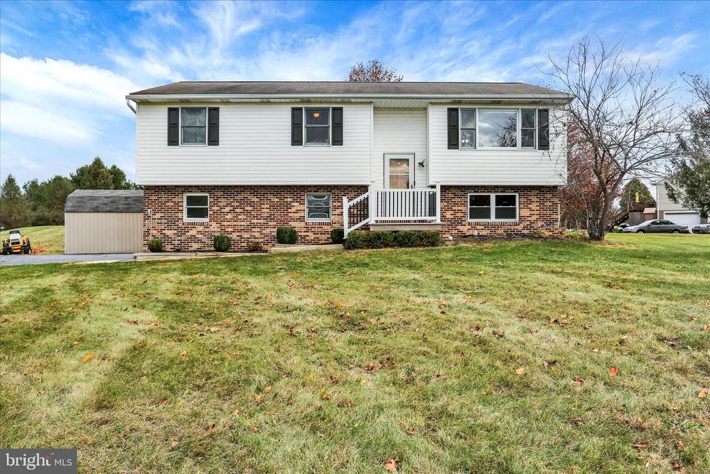116 SONDAY DR, Bernville, PA 19506