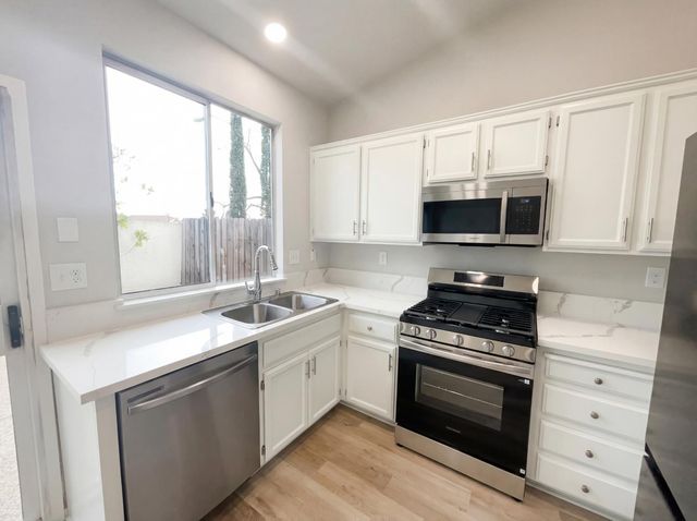 108 Austin Dr, Folsom, CA 95630