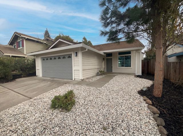 108 Austin Dr, Folsom, CA 95630