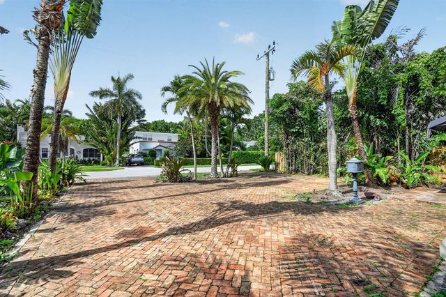 109 George Bush Boulevard, Delray Beach, FL 33444