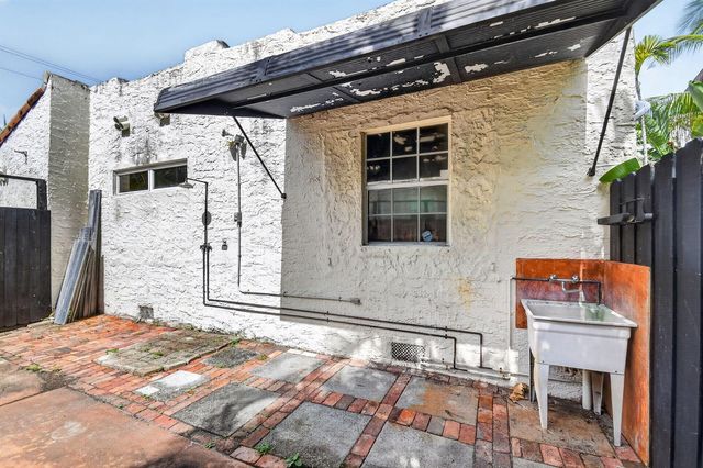 109 George Bush Boulevard, Delray Beach, FL 33444