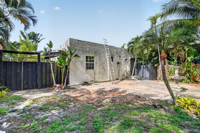 109 George Bush Boulevard, Delray Beach, FL 33444