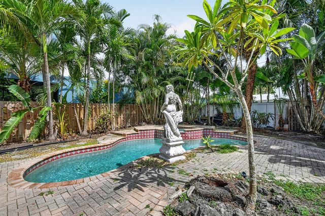 109 George Bush Boulevard, Delray Beach, FL 33444