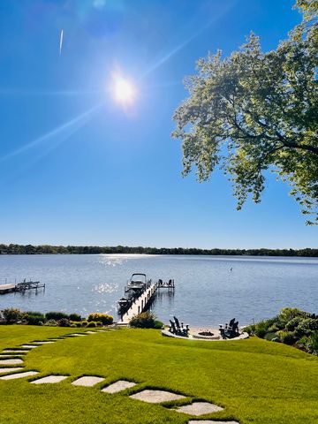 245 Sunrise Lane, Lake Zurich, IL 60047