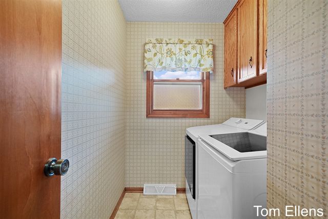 2945 Rolling Hills Court, Hudsonville, MI 49426