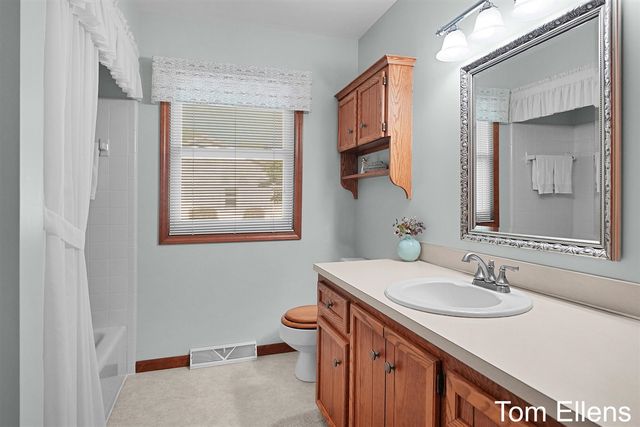 2945 Rolling Hills Court, Hudsonville, MI 49426