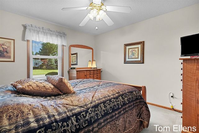 2945 Rolling Hills Court, Hudsonville, MI 49426