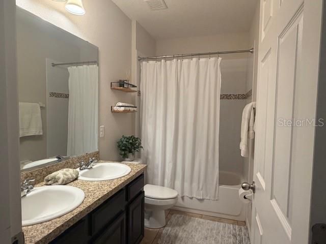 9886 LENOX STREET, Clermont, FL 34711