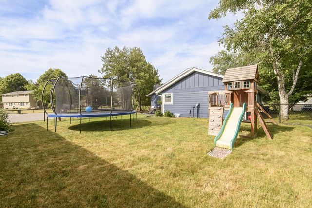 1200 Western TRAIL, Mukwonago, WI 53149