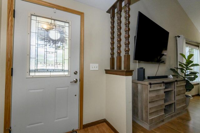 1200 Western TRAIL, Mukwonago, WI 53149