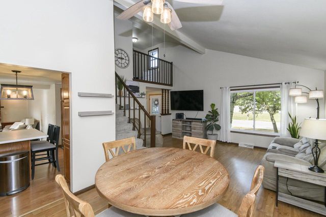 1200 Western TRAIL, Mukwonago, WI 53149