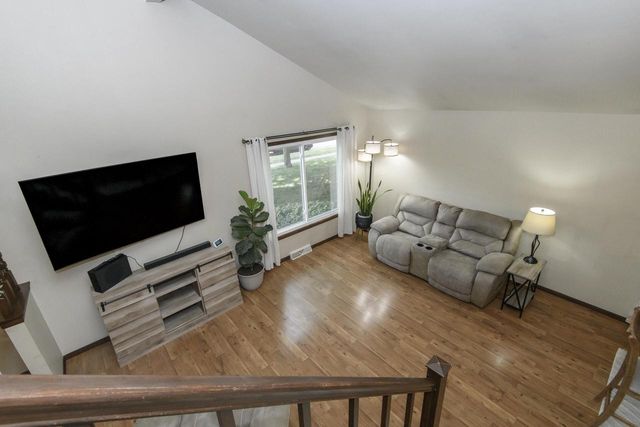 1200 Western TRAIL, Mukwonago, WI 53149