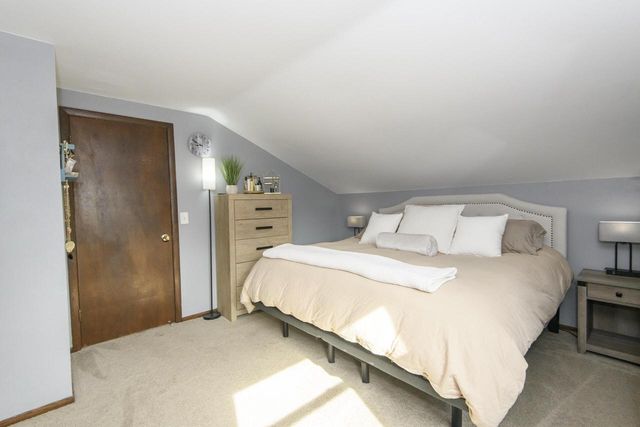 1200 Western TRAIL, Mukwonago, WI 53149