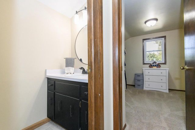 1200 Western TRAIL, Mukwonago, WI 53149