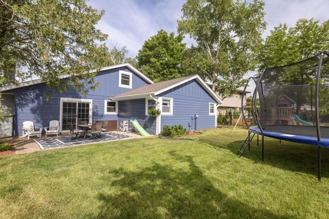 1200 Western TRAIL, Mukwonago, WI 53149