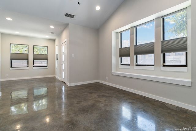 631 BURLESON, San Antonio, TX 78202