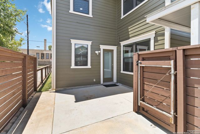 631 BURLESON, San Antonio, TX 78202