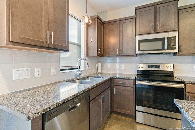 631 BURLESON, San Antonio, TX 78202