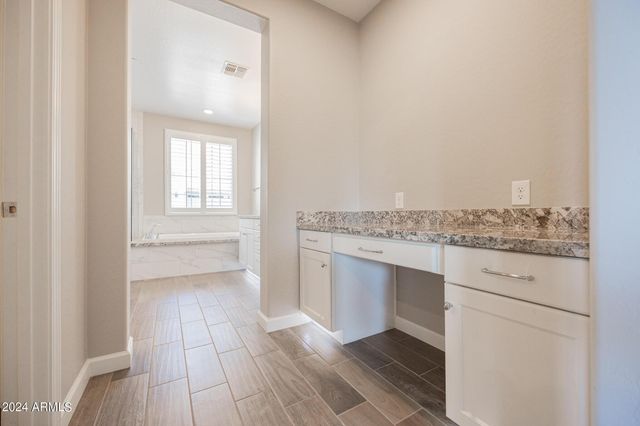 10046 E Bell Road, Scottsdale, AZ 85260