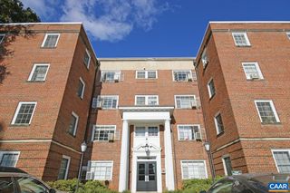 32 UNIVERSITY CIR # 202, Charlottesville, VA 22903