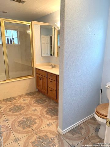 930 COUNTY ROAD 2720, Mico, TX 78056