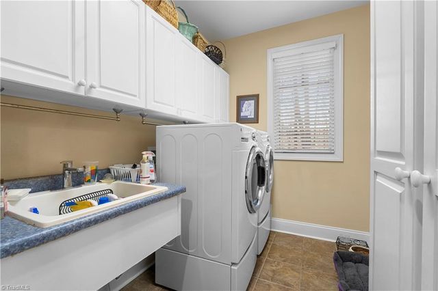 621 Crystal Bay Drive, Denton, NC 27239