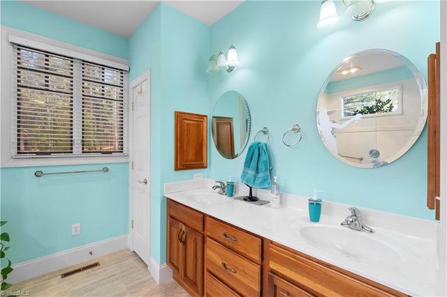 621 Crystal Bay Drive, Denton, NC 27239