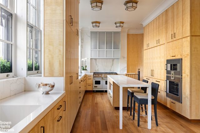 2 E 70TH Street MAISONETTE, New York City, NY 10021