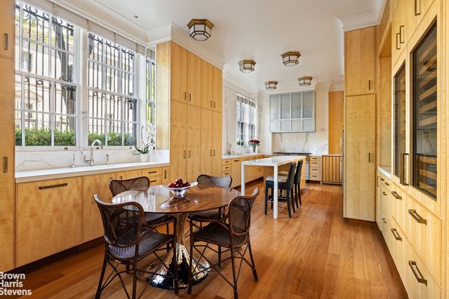 2 E 70TH Street MAISONETTE, New York City, NY 10021