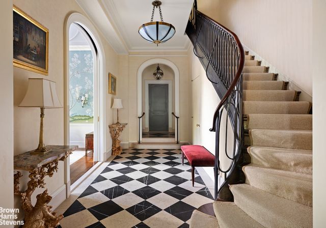 2 E 70TH Street MAISONETTE, New York City, NY 10021