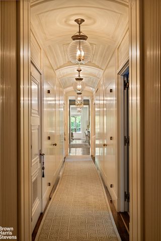 2 E 70TH Street MAISONETTE, New York City, NY 10021