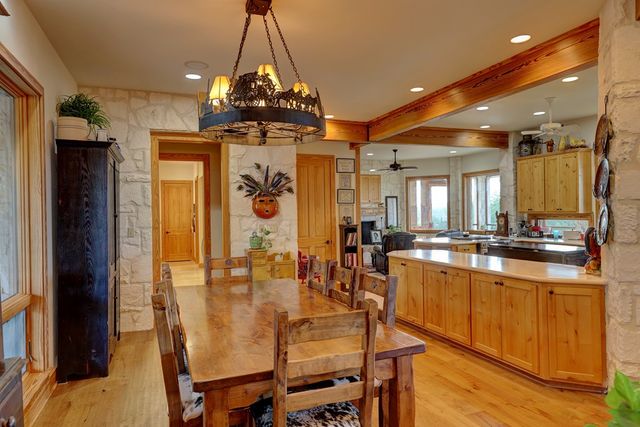 7680 NW White Oak Rd, Kerrville, TX 78028