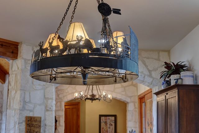 7680 NW White Oak Rd, Kerrville, TX 78028