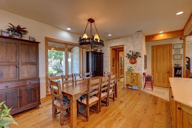 7680 NW White Oak Rd, Kerrville, TX 78028