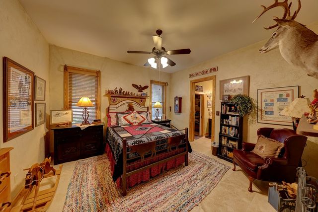 7680 NW White Oak Rd, Kerrville, TX 78028